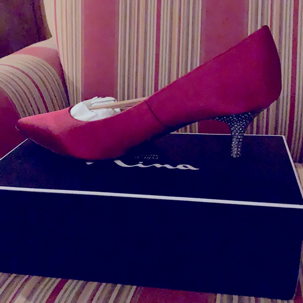 Nina kitten heeled red size 10 women’s shoes.